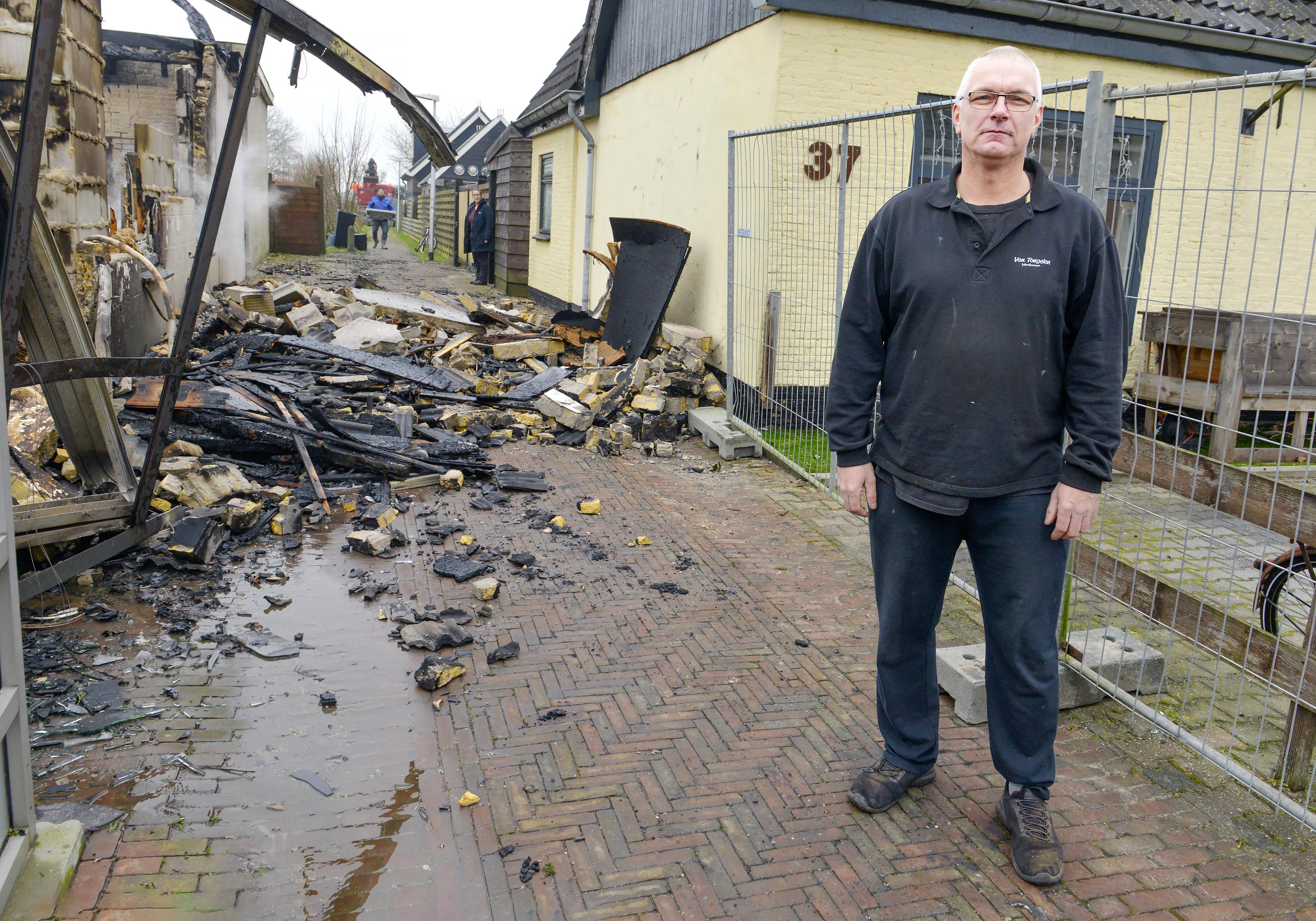 ’De buurman maakte ons wakker. We zagen een vonkenregen langs het raam gaan.’ Grote brand in de Kikk